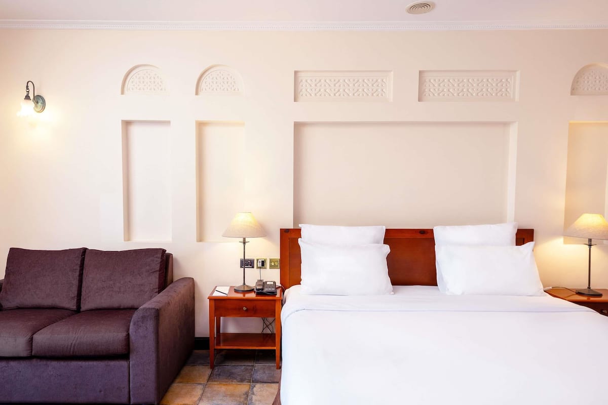 Premium bedding, down duvets, minibar, in-room safe