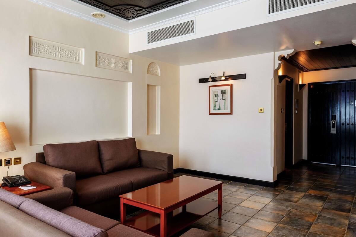 Premium bedding, down duvets, minibar, in-room safe