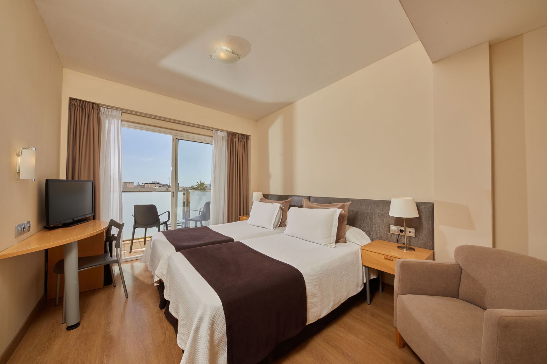 Allergikerbettwaren, Daunenbettdecken, Minibar, Zimmersafe