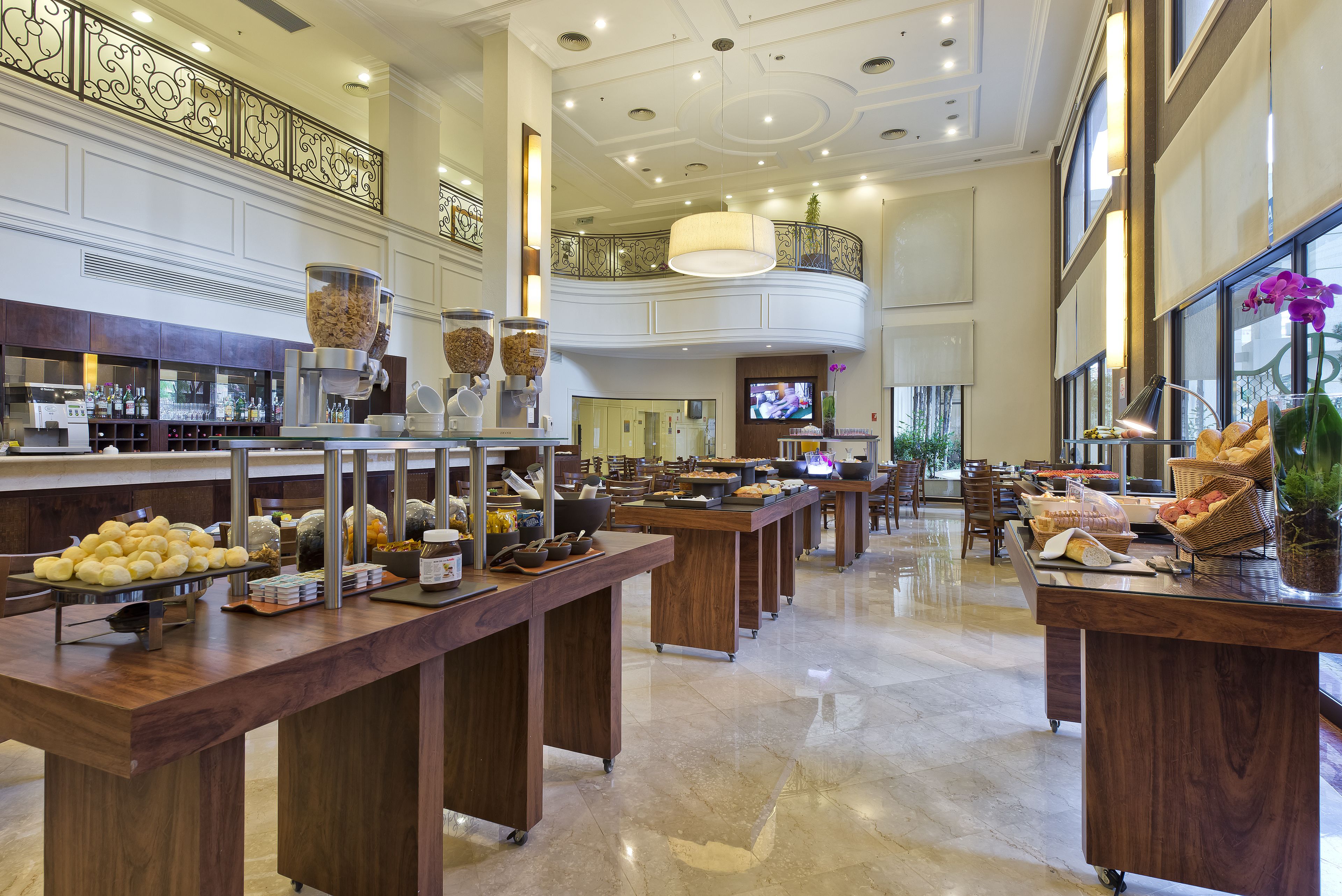 daily buffet breakfast (brl 62 per person)