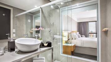 Grand Premium Queen | Banheiro | Chuveiro, chuveiro com efeito de chuva