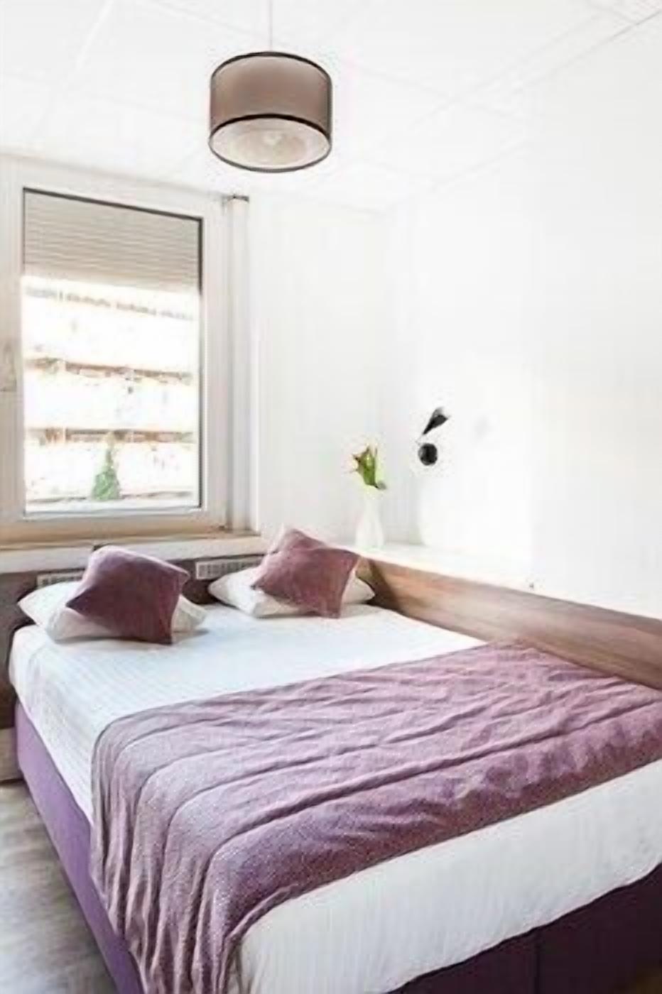 In-room safe, desk, iron/ironing board, free WiFi
