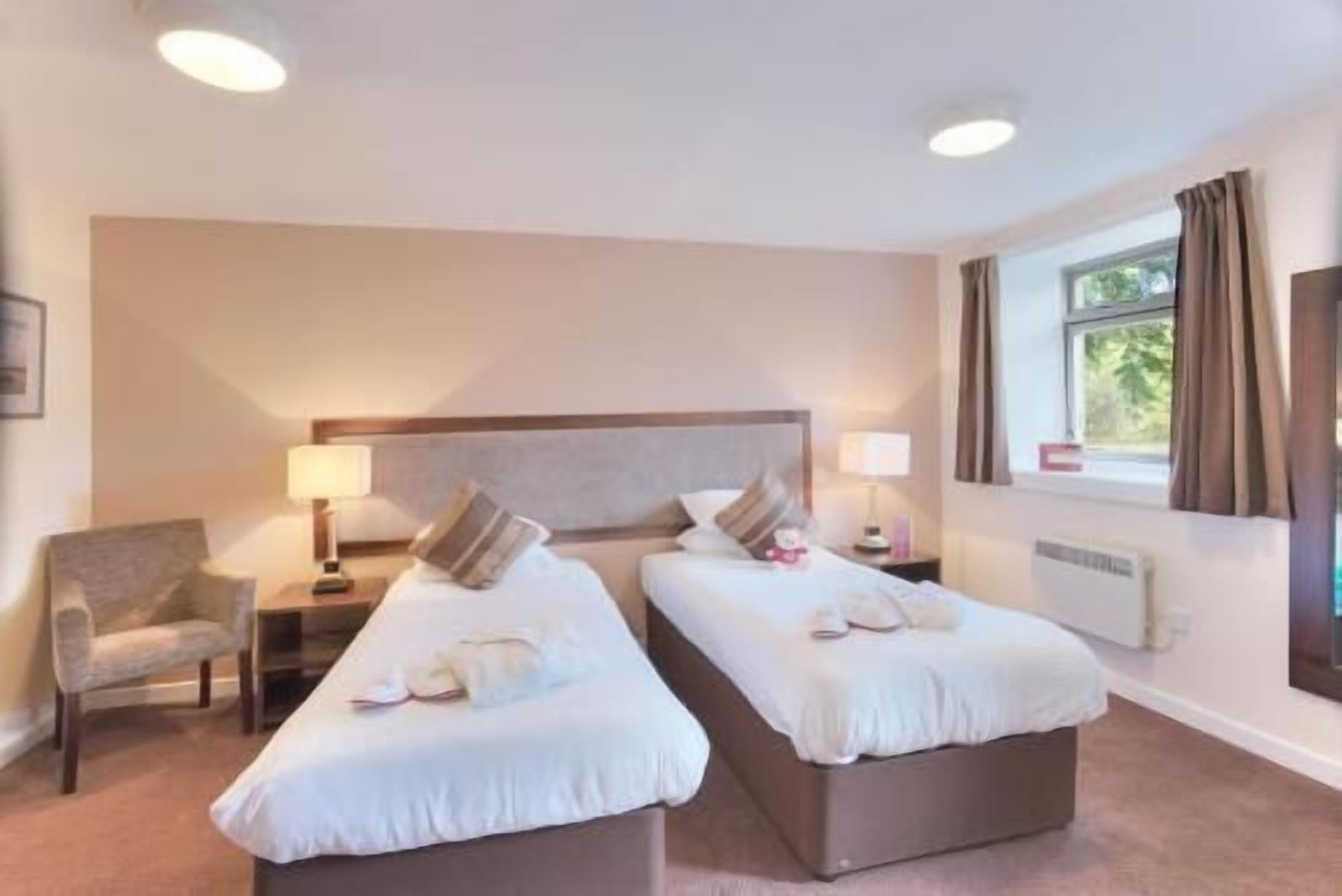In-room safe, iron/ironing board, free WiFi, bed sheets