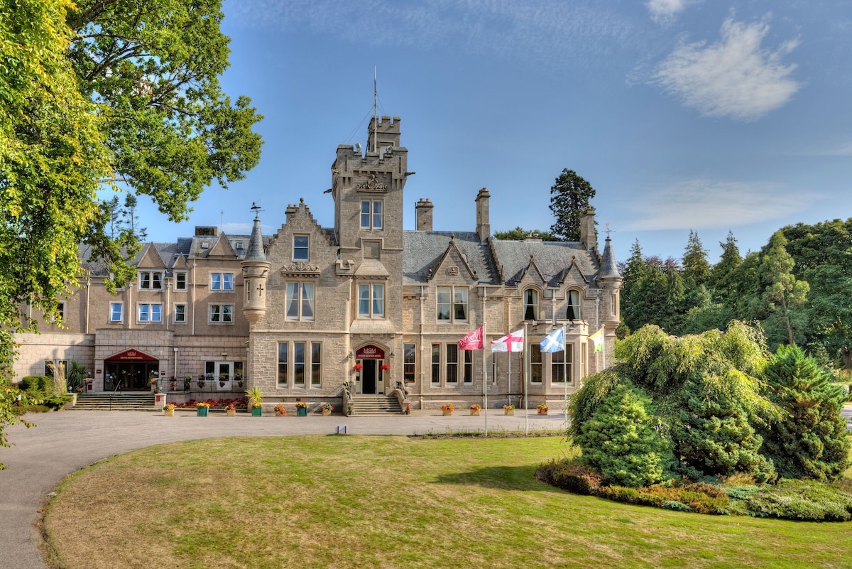 The Newton Hotel