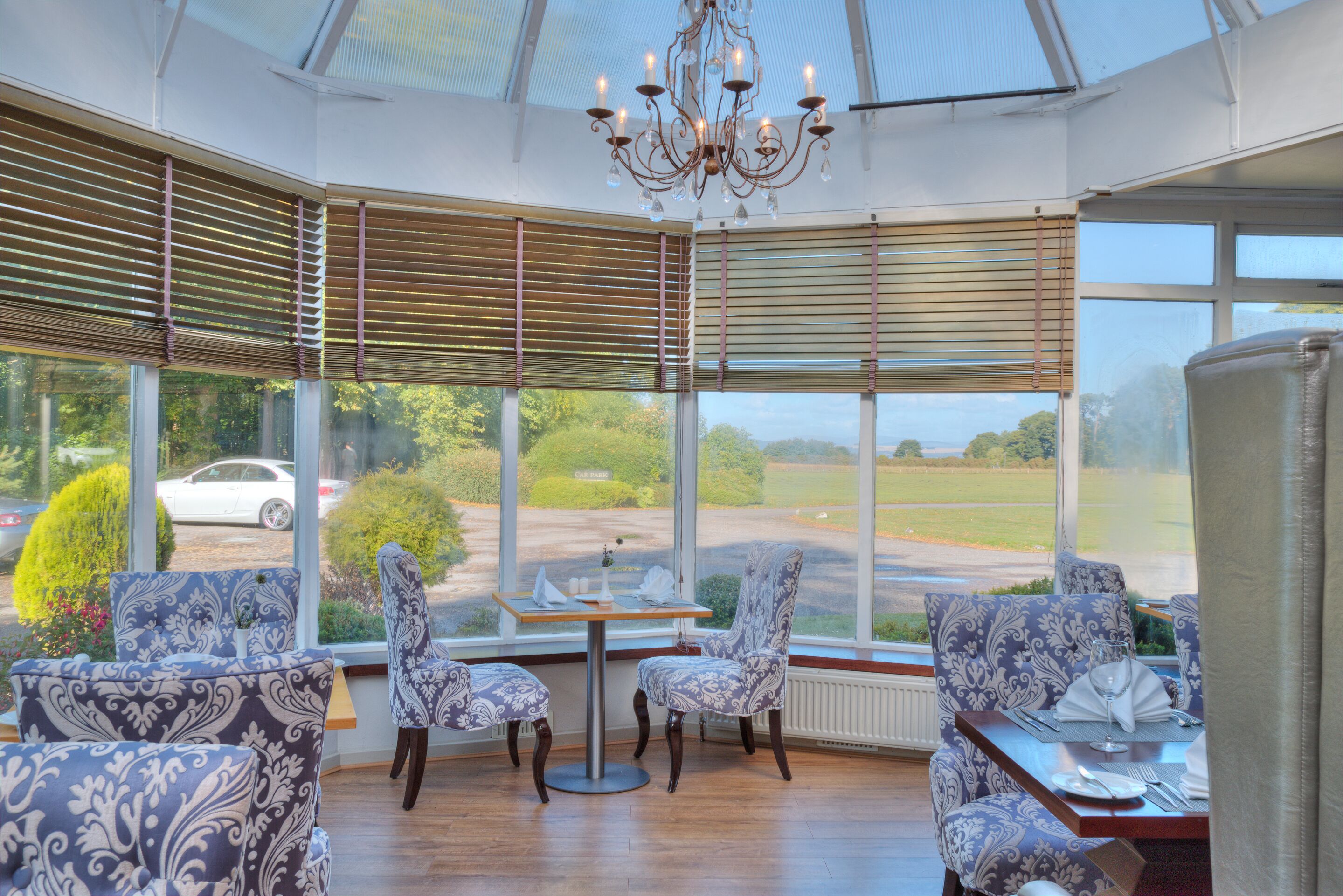 매일 풀 브렉퍼스트 아침 식사(1인당 GBP 10)