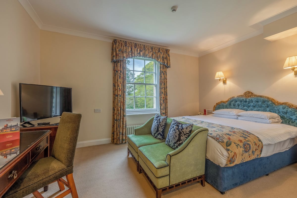 Standard Double Room | In-room safe, iron/ironing board, free WiFi, bed sheets