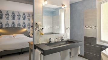 Executive-Doppelzimmer, 1 Queen-Bett | 1 Schlafzimmer, Schreibtisch, schallisolierte Zimmer