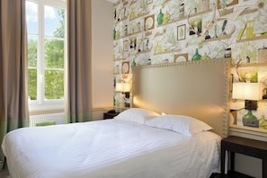 Superior Double Room, 1 Queen Bed | Desk, soundproofing, free cots/infant beds, free WiFi - Logis Le Domaine De Valaudran (Salbris)