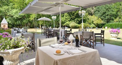Logis Le Domaine De Valaudran