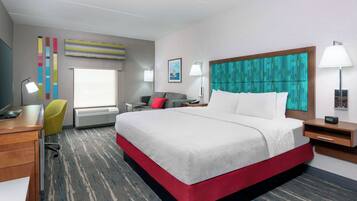 Literie de qualité, coffre-fort, bureau, rideaux d’obscurcissement