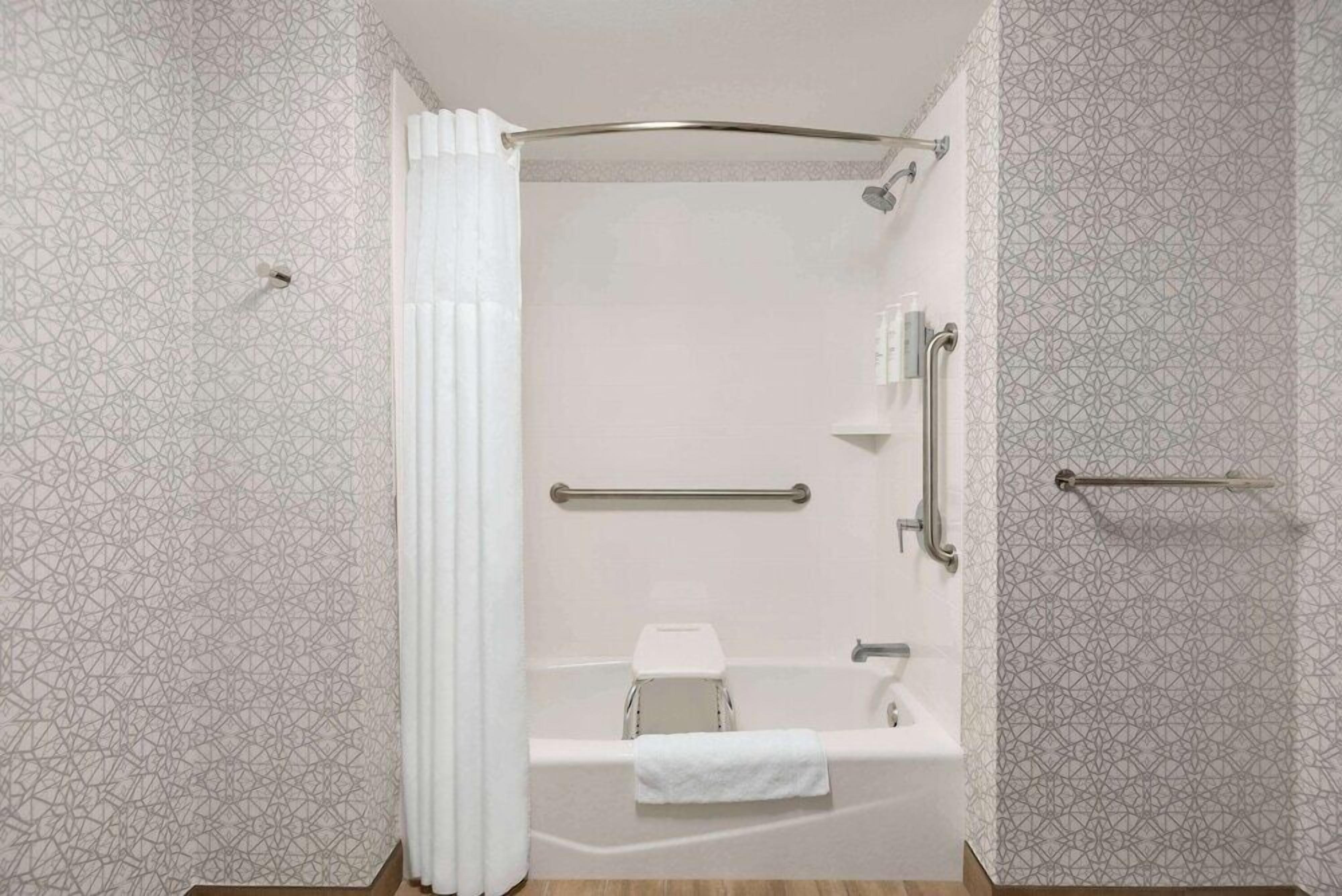 Bathroom | Free toiletries, hair dryer, towels