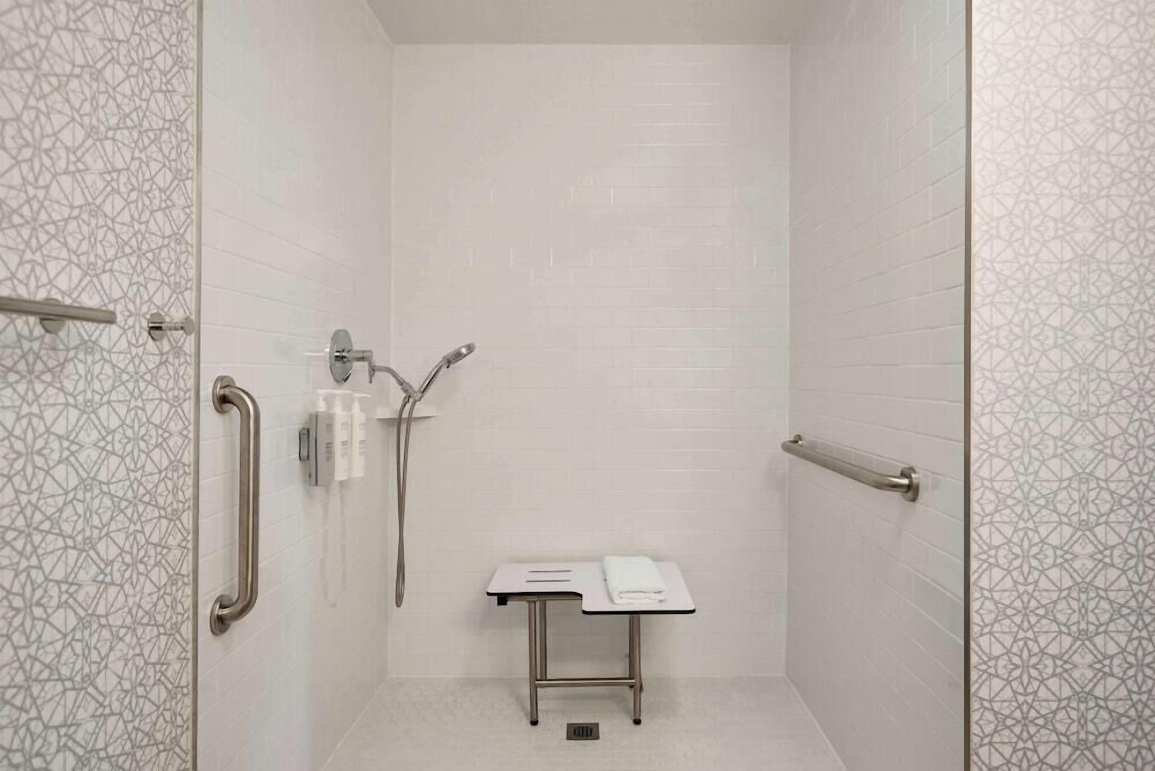 Bathroom | Free toiletries, hair dryer, towels
