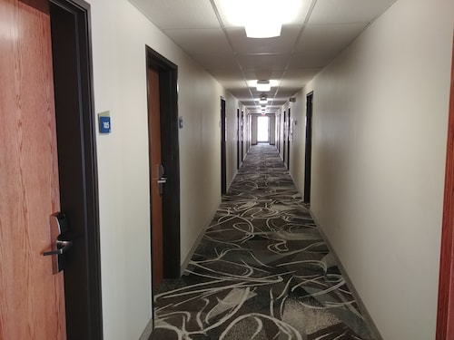 Boarders Inn & Suites by Cobblestone Hotels – Broken Bow