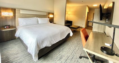 Holiday Inn Express & Suites Elyria by IHG