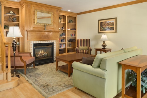 Holiday Inn Express & Suites Elyria by IHG