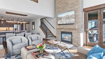 Condo, 3 habitaciones | Área de sala de estar | Televisión