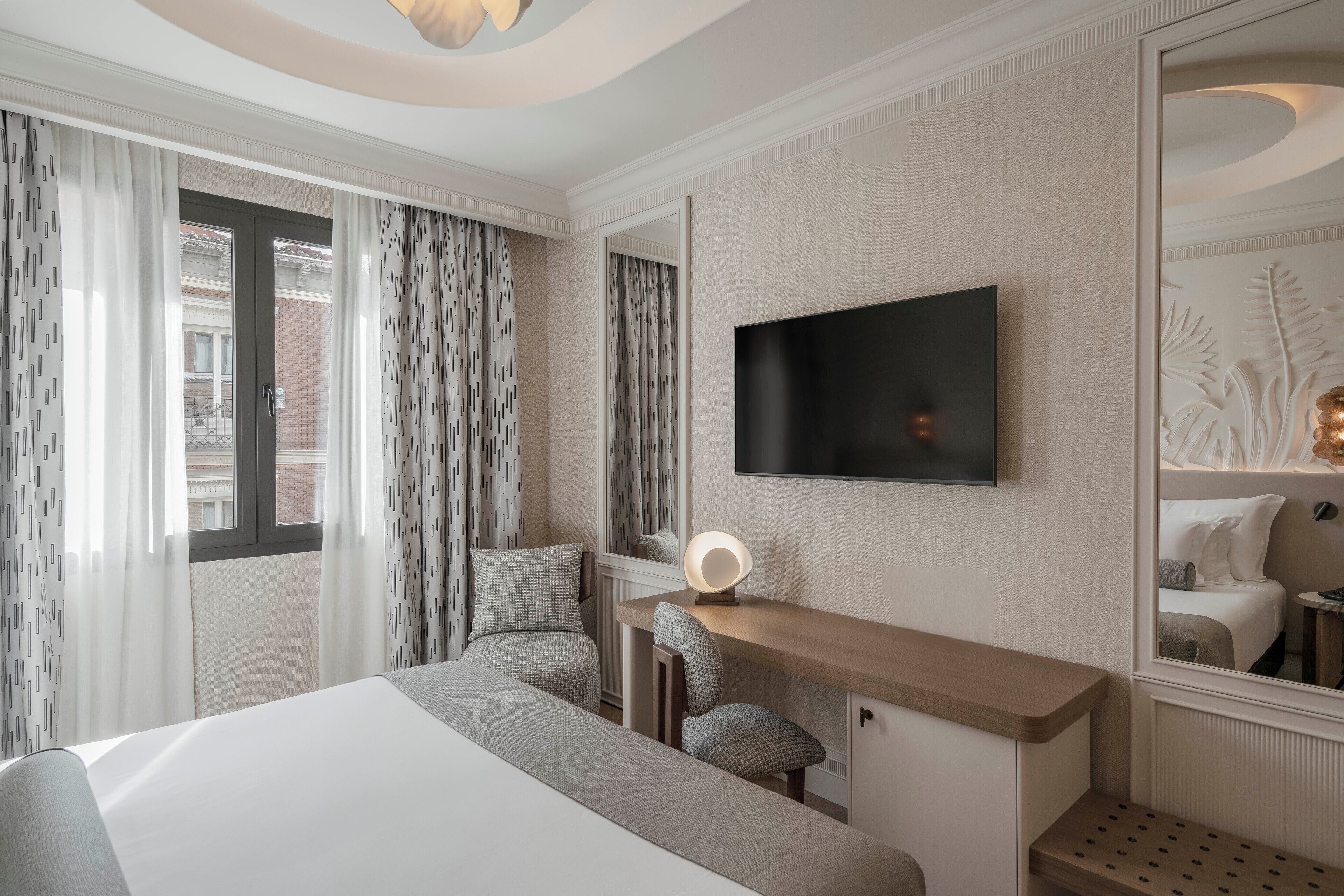 1 bedroom, premium bedding, down duvets, minibar