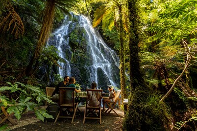 Treetops Lodge & Estate