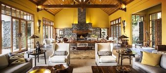 Treetops Lodge & Estate