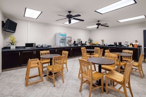 Free daily continental breakfast