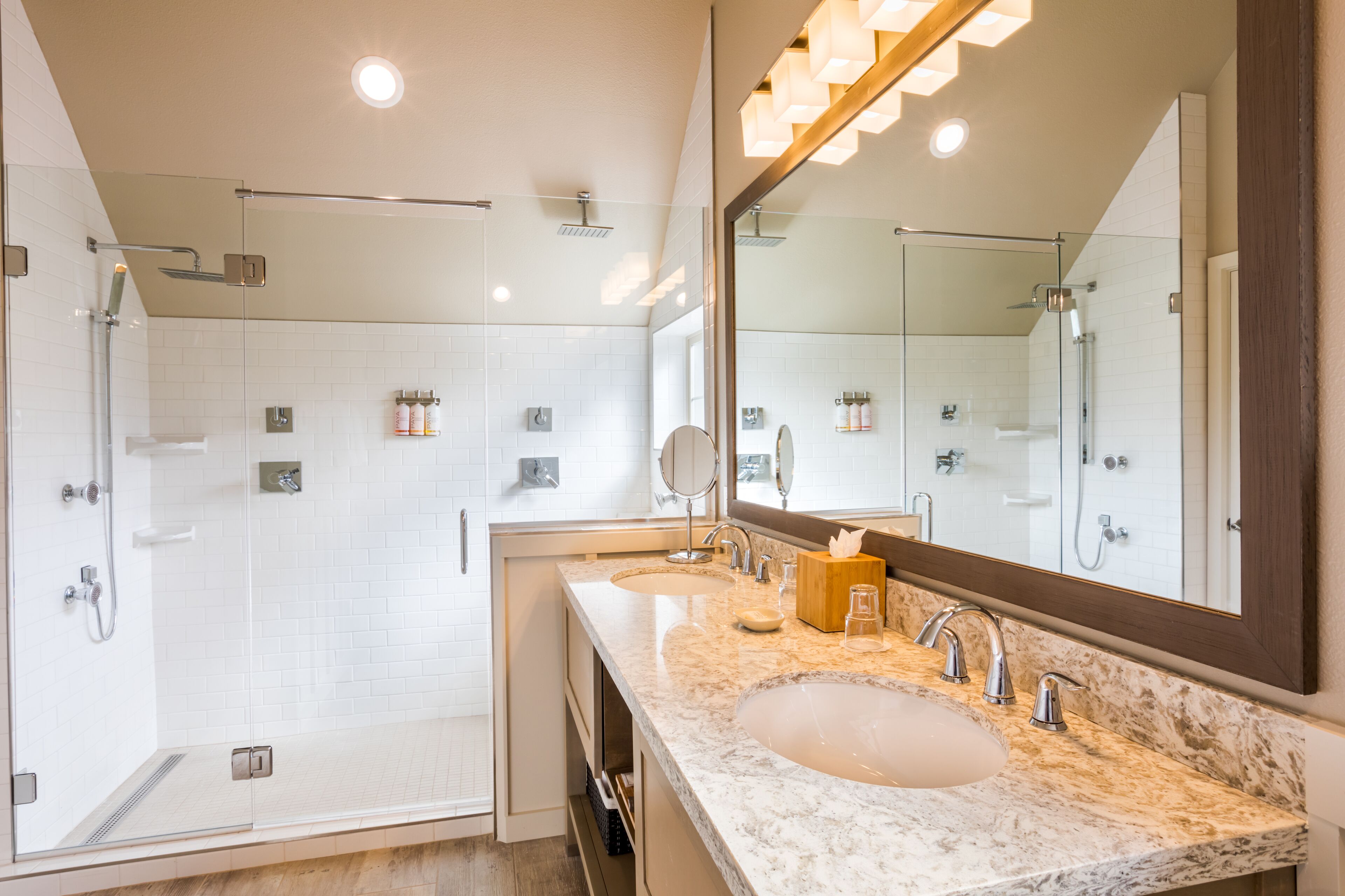 king studio (non-view, pet friendly) | bathroom | free toiletries, hair dryer, bathrobes, slippers