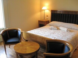 Minibar, in-room safe, desk, iron/ironing board - Grand Hotel Certosa (Padula)