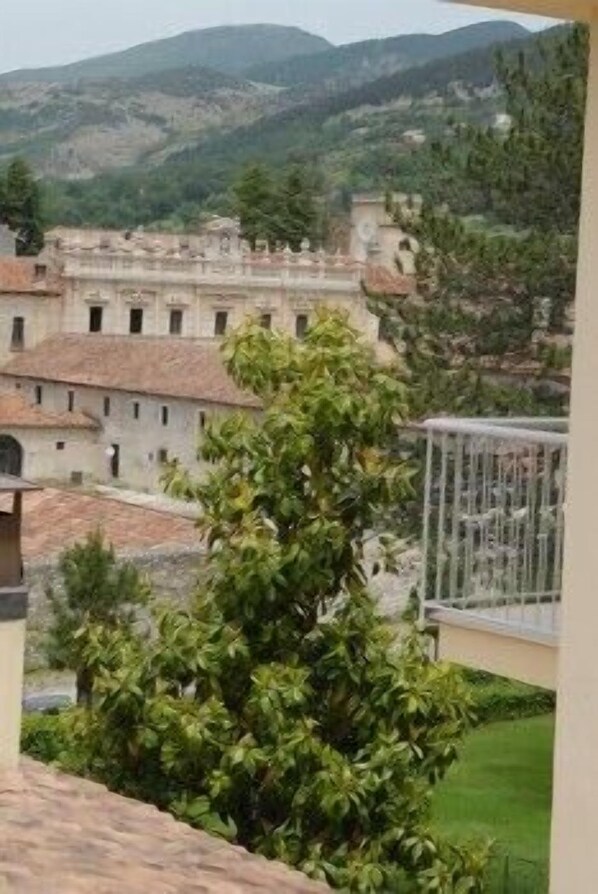 Balcony view - Grand Hotel Certosa (Padula)