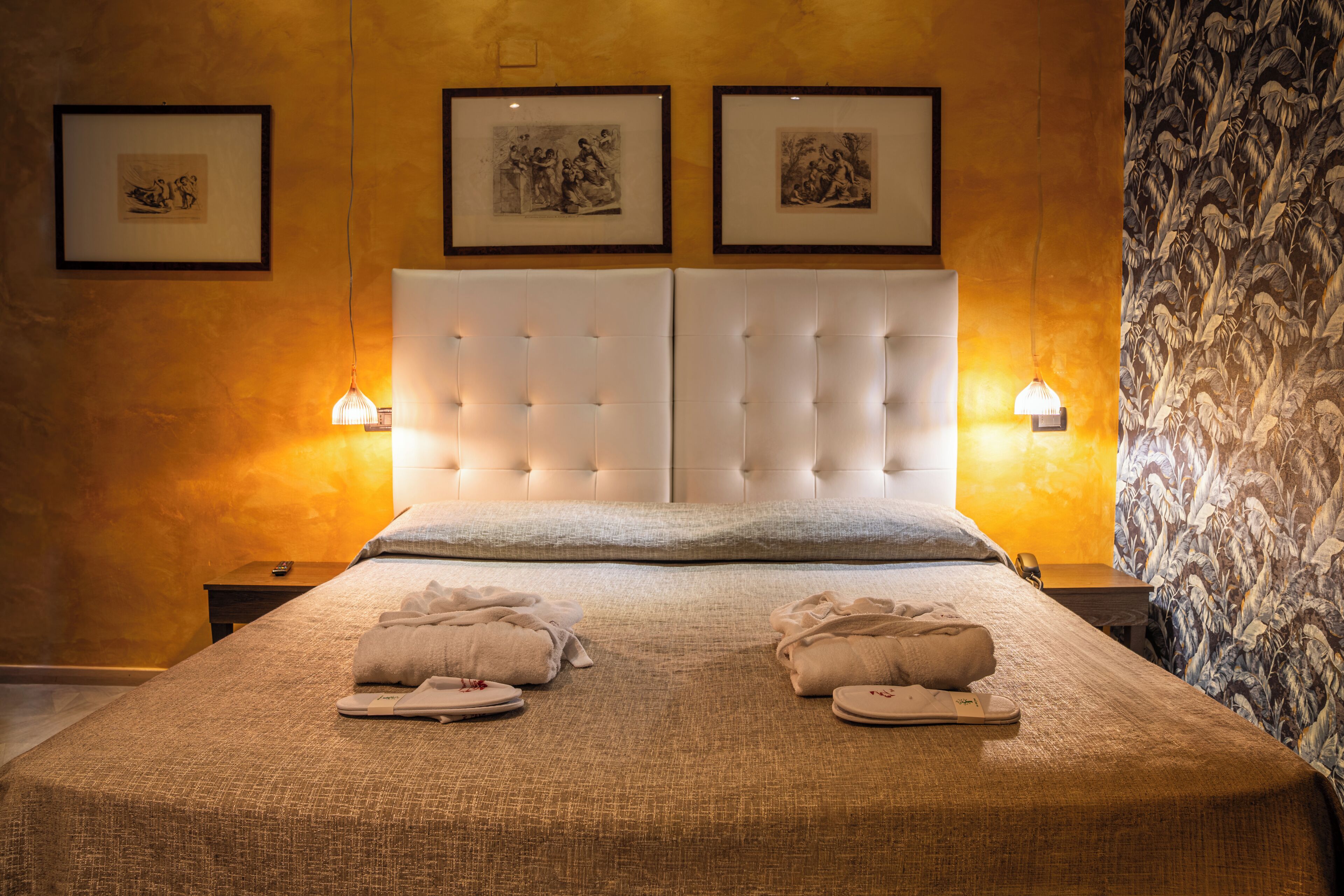 Junior suite, 1 tweepersoonsbed | Donsdekens, een minibar, een kluis op de kamer, individueel gemeubileerd