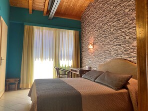 Dundyner, minibar, safe på rommet og individuelt innredet