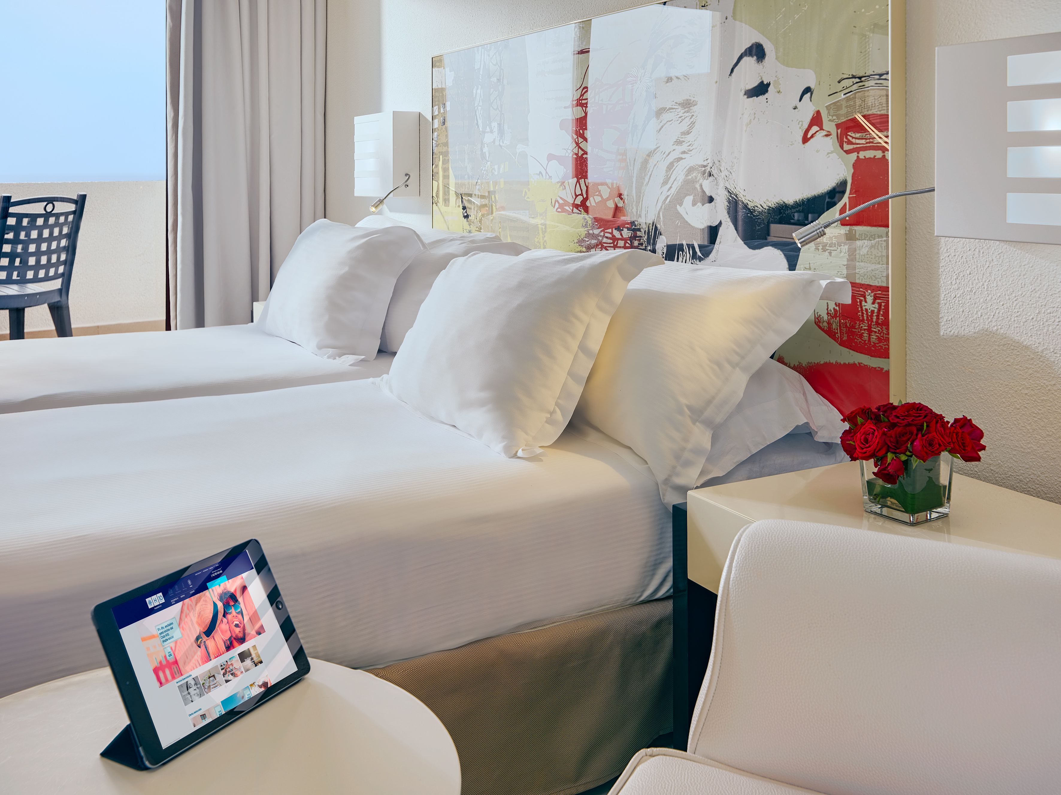 1 bedroom, premium bedding, down duvets, minibar