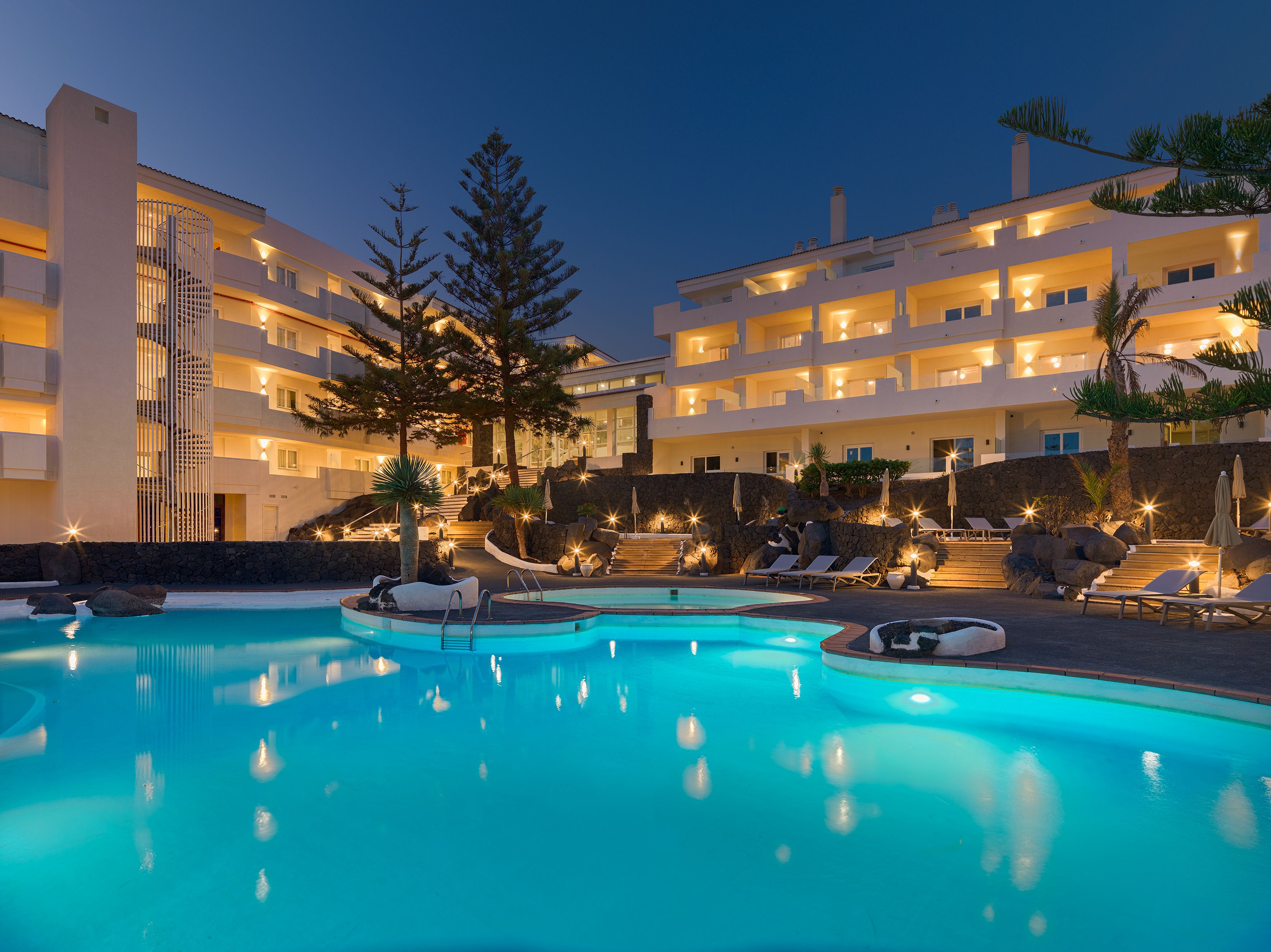 3 piscinas al aire libre, sombrillas, tumbonas