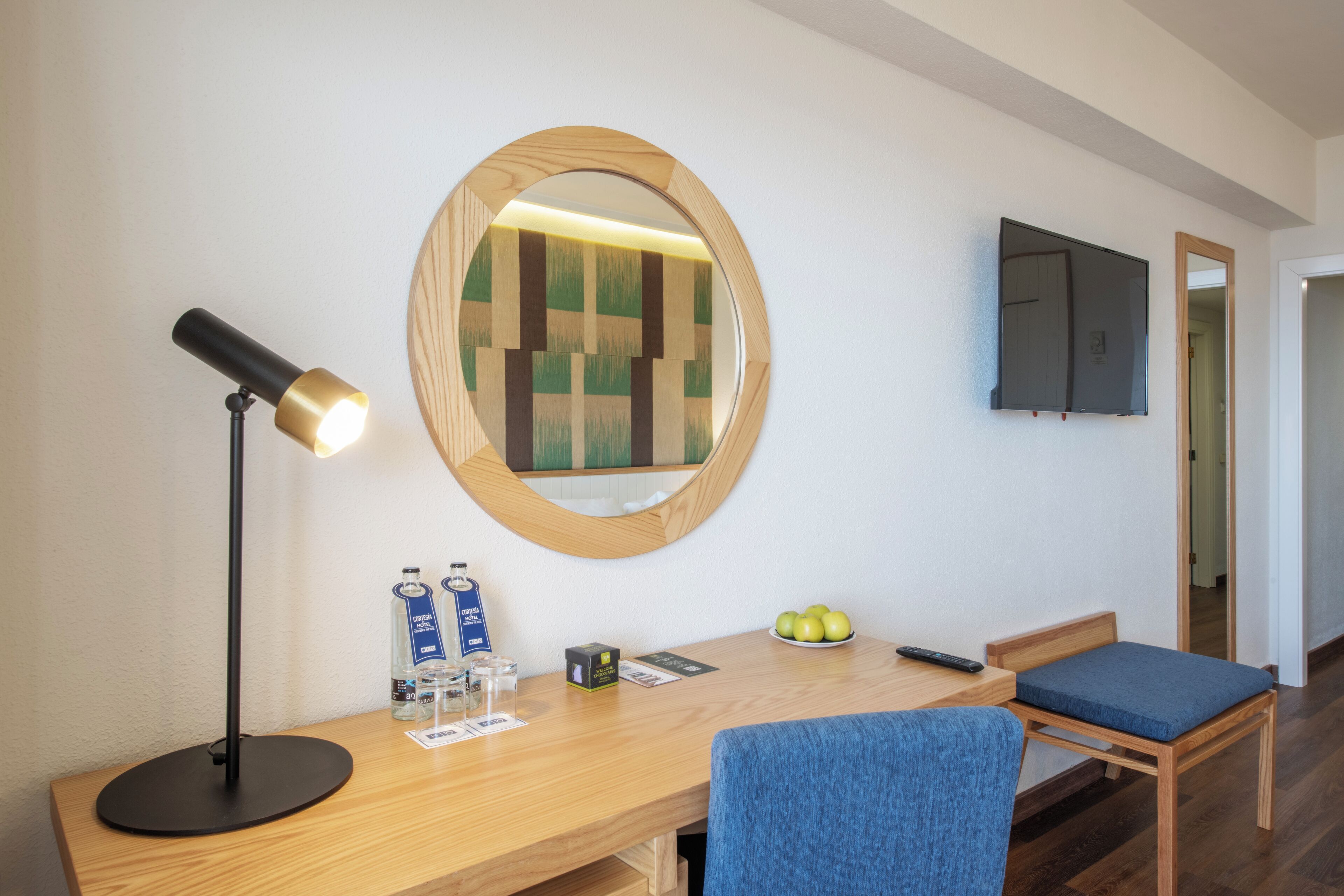 1 bedroom, premium bedding, down duvets, minibar