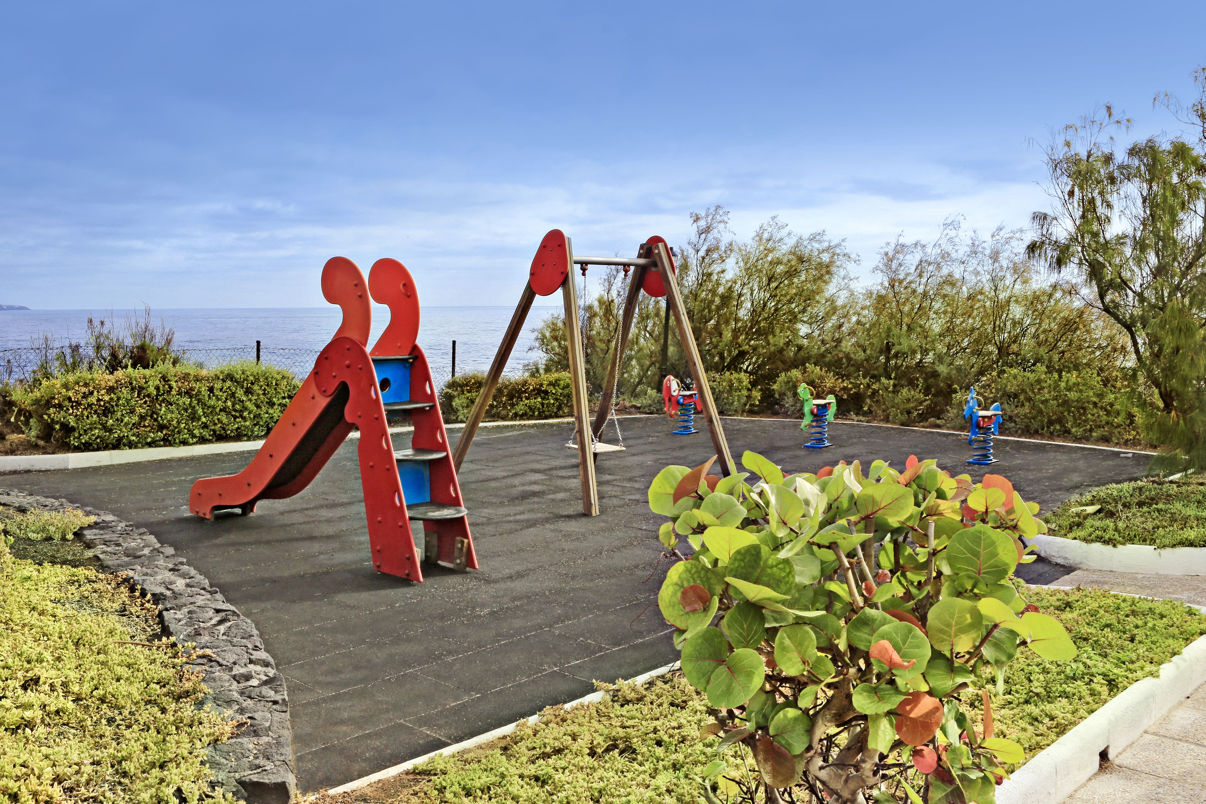 children’s play area – outdoor
