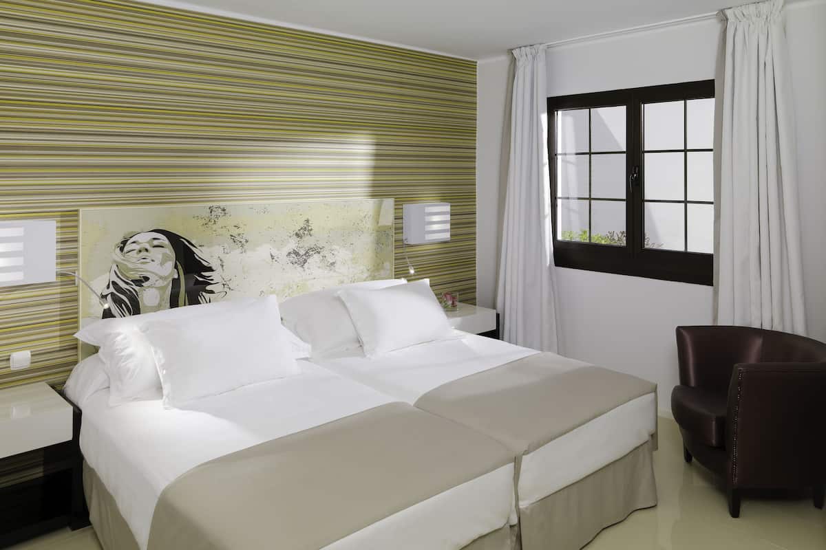 1 bedroom, down comforters, minibar, in-room safe