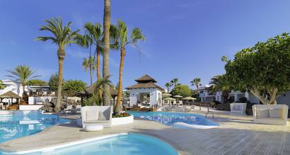 H10 White Suites