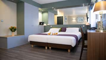 Suite Familiale | Literie de qualité supérieure, bureau, rideaux occultants