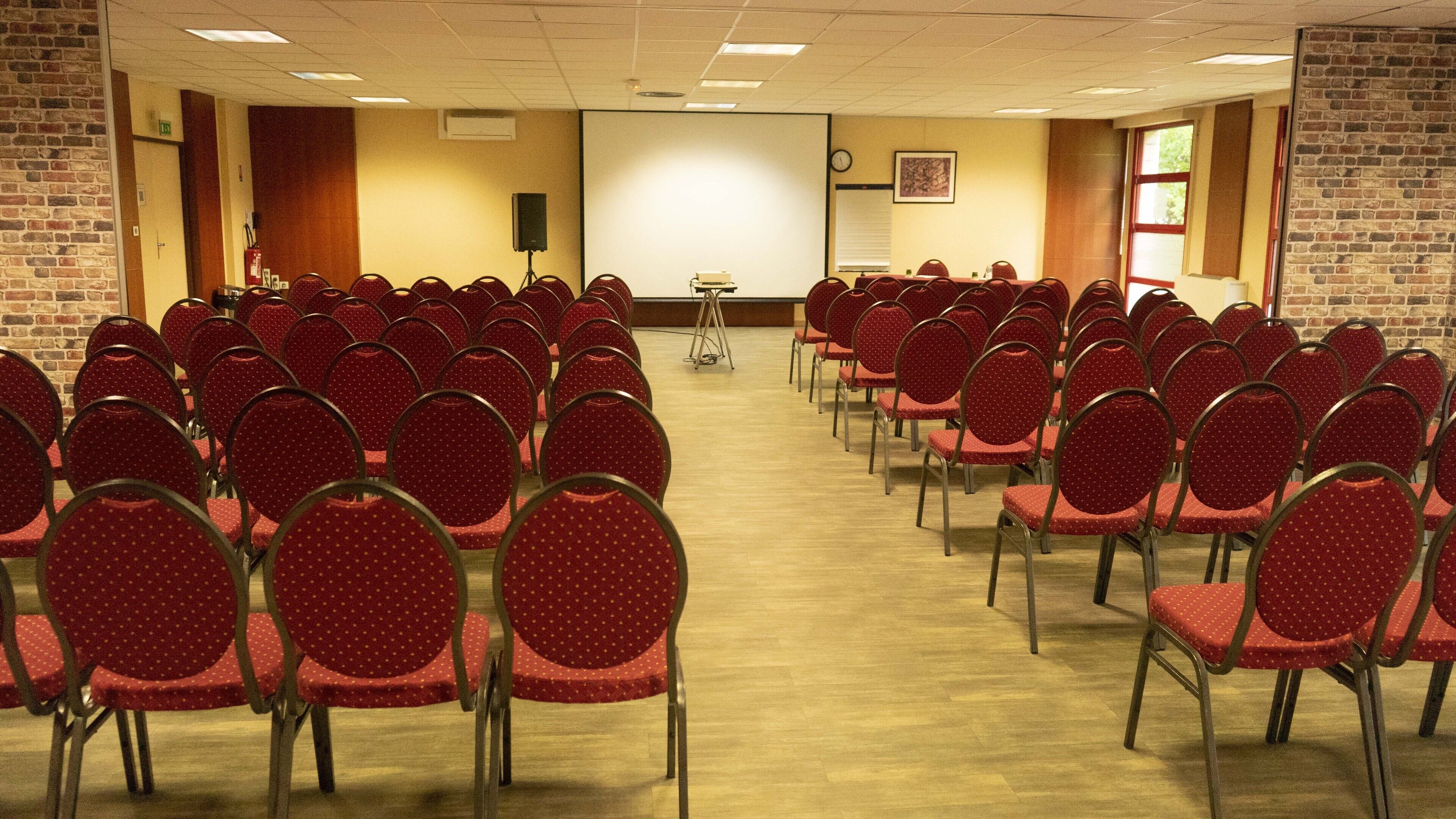 Photo - The Originals City, Hôtel Ascotel, Lille Est Grand Stade