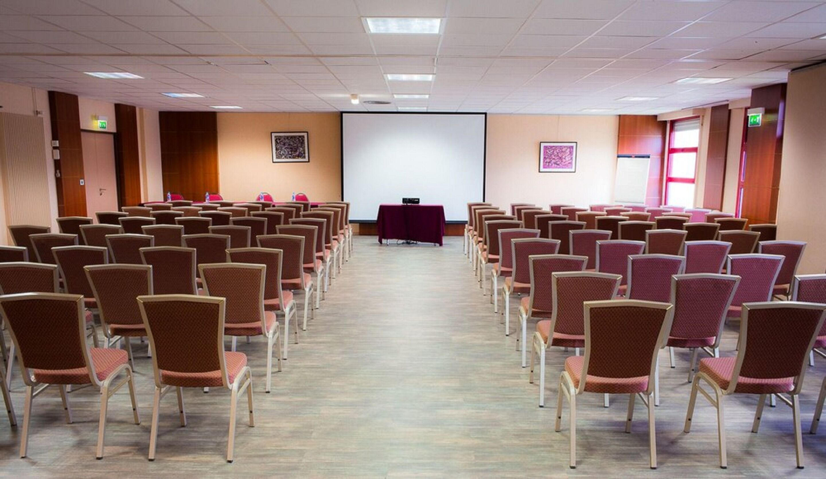 Photo - The Originals City, Hôtel Ascotel, Lille Est Grand Stade