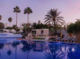 3 outdoor pools