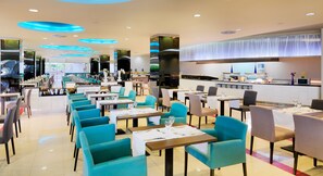 3 Restaurants, Frühstück, Mittagessen, Abendessen, internationale Küche