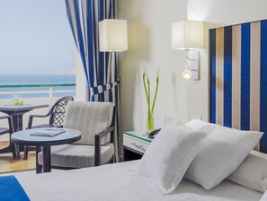 2 bedrooms, minibar, in-room safe, desk