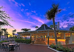 3 restaurants, breakfast, lunch, dinner served; local cuisine