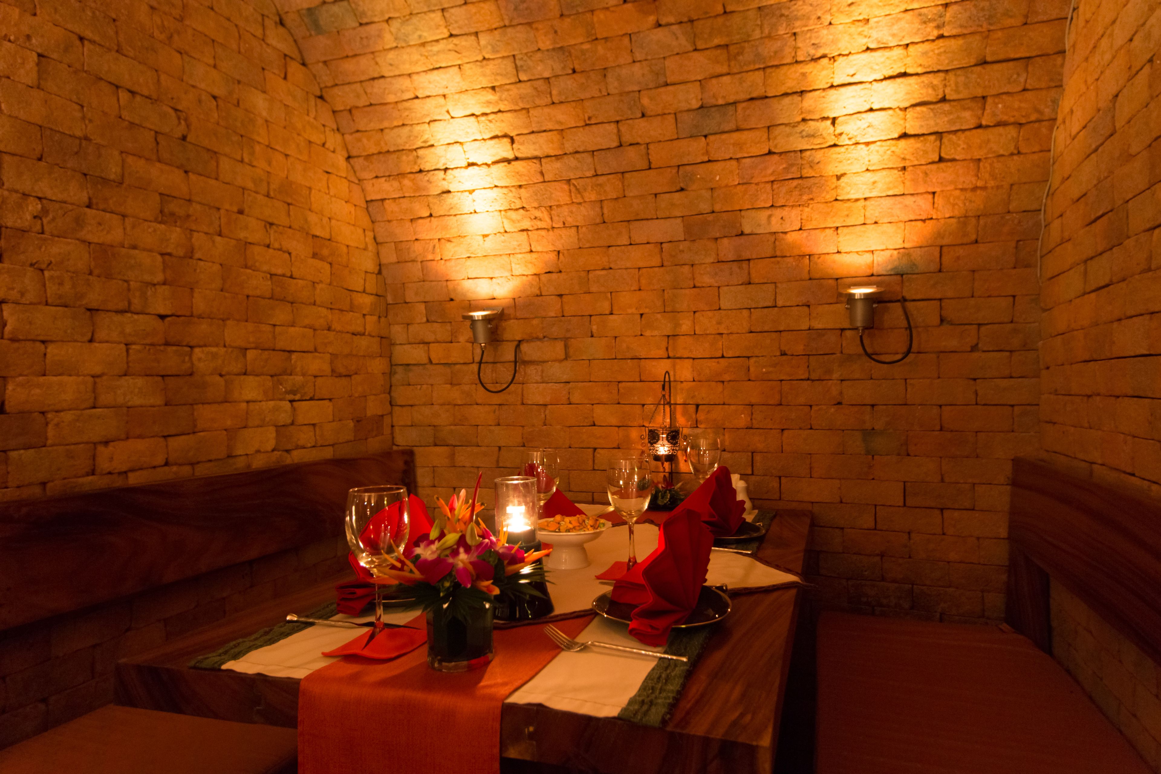 breakfast, lunch, dinner served; thai cuisine, pool views