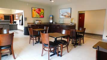 Petit déjeuner continental compris tous les jours