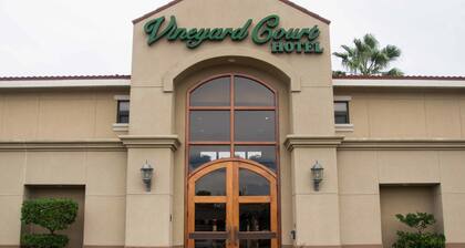 Vineyard Court Designer Suites Hotel