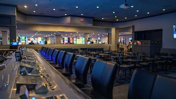 3 Bars/Lounges