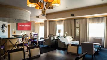 Executive Penthouse Suite | 起居区 | 平板电视、收费电影