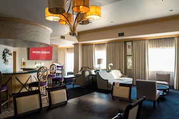 Executive Penthouse Suite | Living area | Flat-screen TV, pay movies at Arizona Charlies Decatur