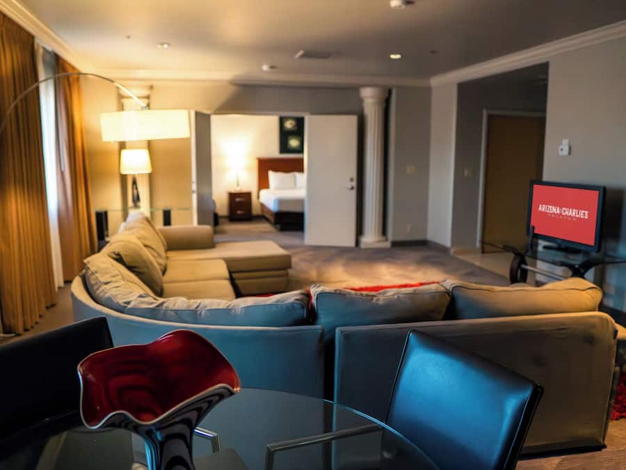 Penthouse Suite | Safe på rommet, skrivebord, blendingsgardiner og strykejern/-brett