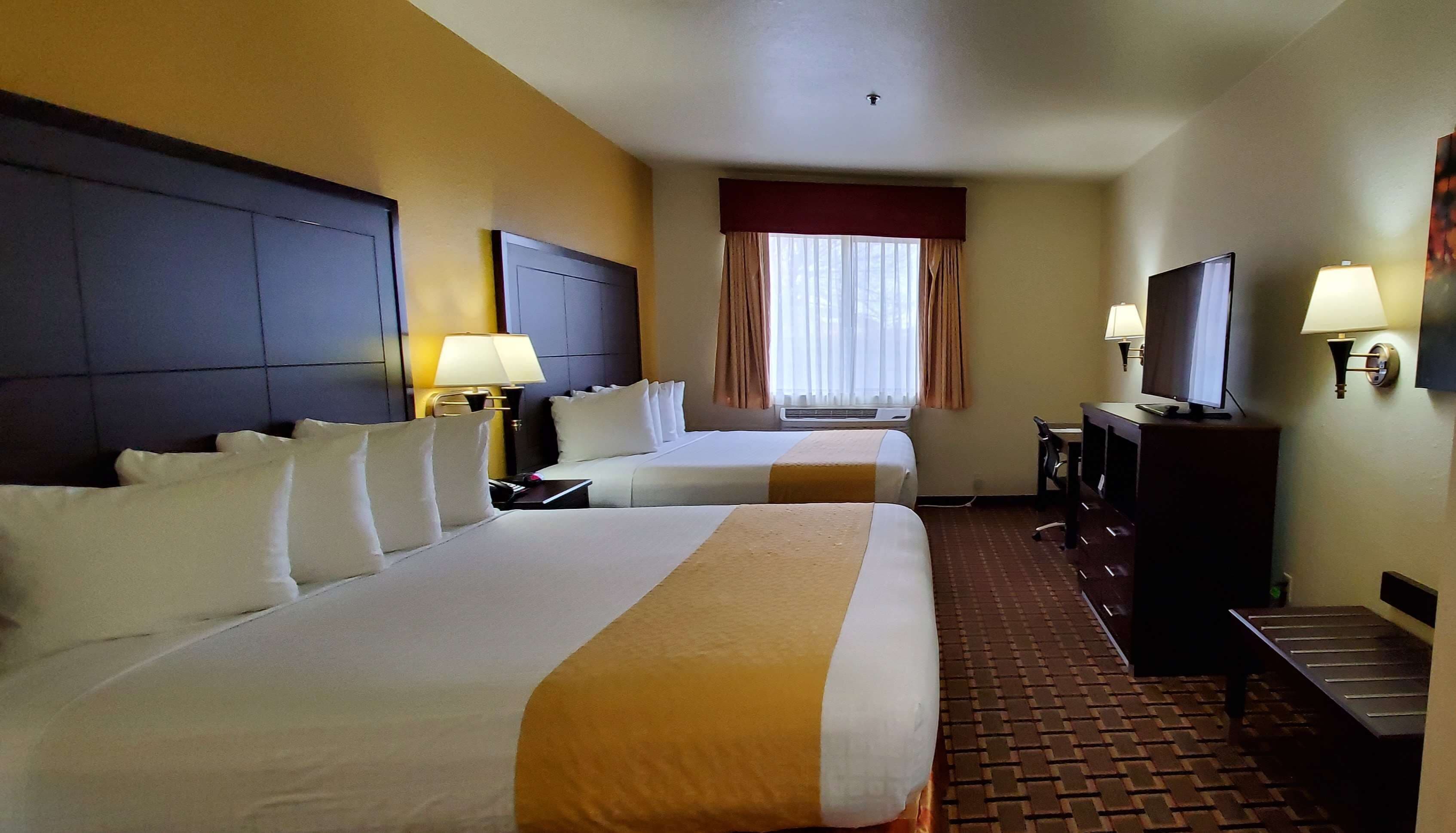Standard Room, Multiple Beds, Non Smoking, Refrigerator & Microwave